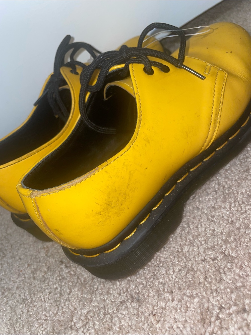 Dr. Martens 1461 Patent Yellow Lace-Up Casual Shoes unisex - Picture 5 of 10